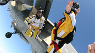 4.6kmのフリーフォール (原題：15,000-Foot Freefall)の写真