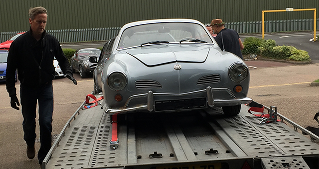 カルマンギアと妻の愛 (原題: VW Karmann Ghia)の写真