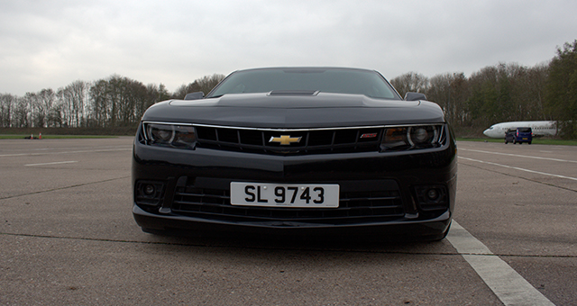 シボレー・カマロと対決 (原題: Chevrolet Camaro)の写真
