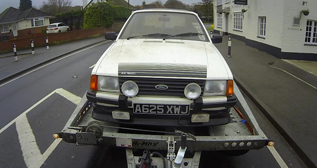 悩めるエスコートRS (原題: Escort RS In Distress)の写真