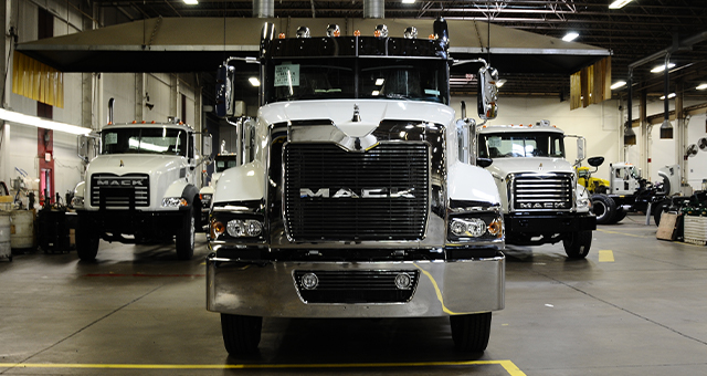 マック・トラックス (原題: Mack Truck)の写真