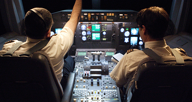 速度計の警告サイン (原題: The Plane That Wouldn't Talk)の写真