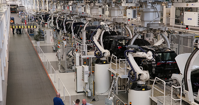ヴォルフスブルク 自動車工場 (原題: Giant Car Plant)の写真