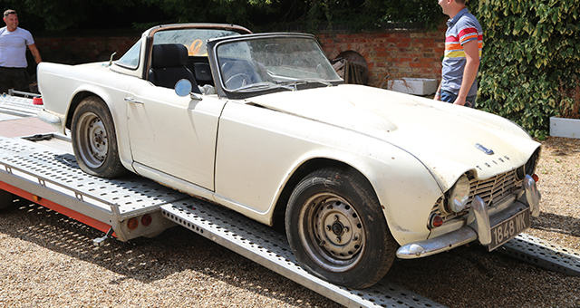 青春を駆け抜けたトライアンフTR4 (原題: Triumph TR4)の写真