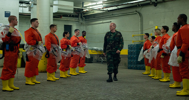 犠牲 (原題: Expendable)の写真