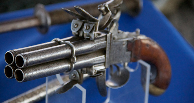 海賊の4銃身ピストル (原題: Pirate's Deadly Pistol)の写真