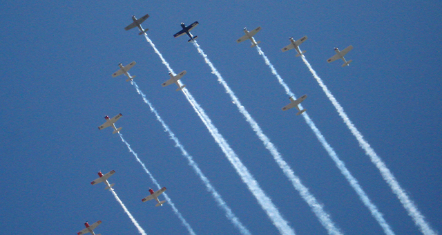 世界最大の航空ショー (原題: Osh Kosh Air Show)の写真