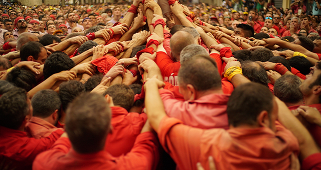 カタルーニャの伝統 人間の塔 (原題: Human Towers)の写真