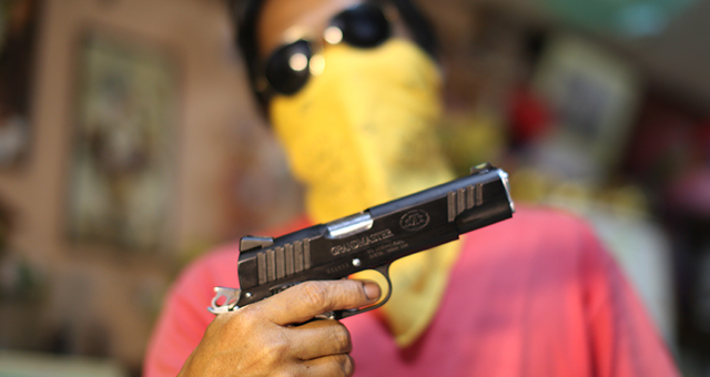 闇社会の銃 (原題: Ghost Guns)の写真