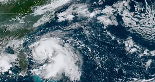 ハリケーン フンベルトの直撃 (原題: Hurricane Humberto)の写真