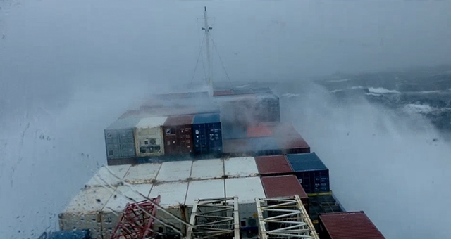 迫りくる温帯低気圧 (原題: Cold Ocean Killer)の写真