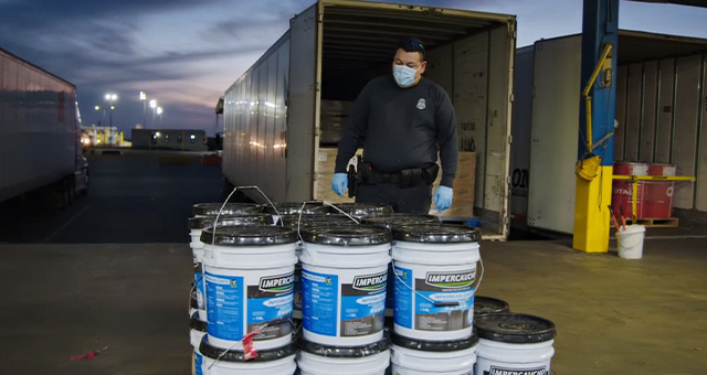 室外機にメタンフェタミン (原題: Mega Millions Meth Stash)の写真