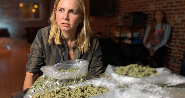 大麻の闇市場 (原題: Black Market Marijuana)の写真