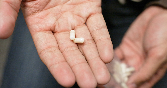 ドラッグメーカー 製造者たちの光と影 (原題: The Drug Makers)の写真
