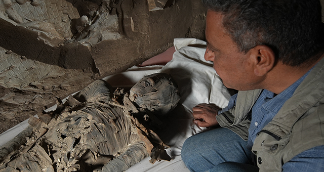 ミイラを捜し求めて (原題: Mummy Hunters)の写真