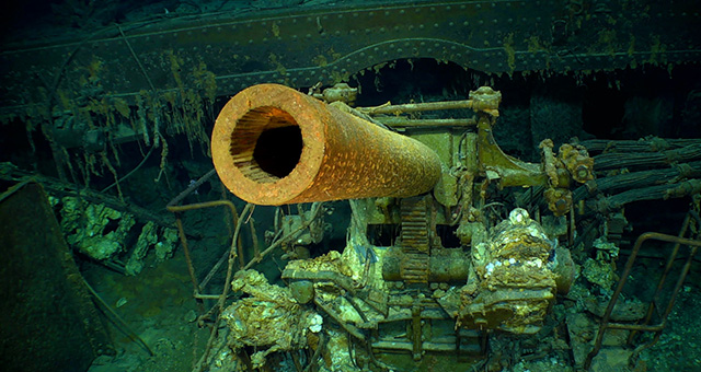 仰天！海の底まる見え検証：核兵器の残骸の写真