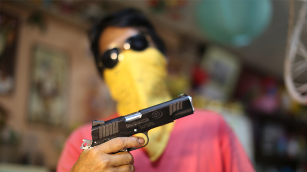 潜入！暗黒産業「闇社会の銃」特別版の写真